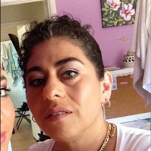 Meet your Posher, Raquel